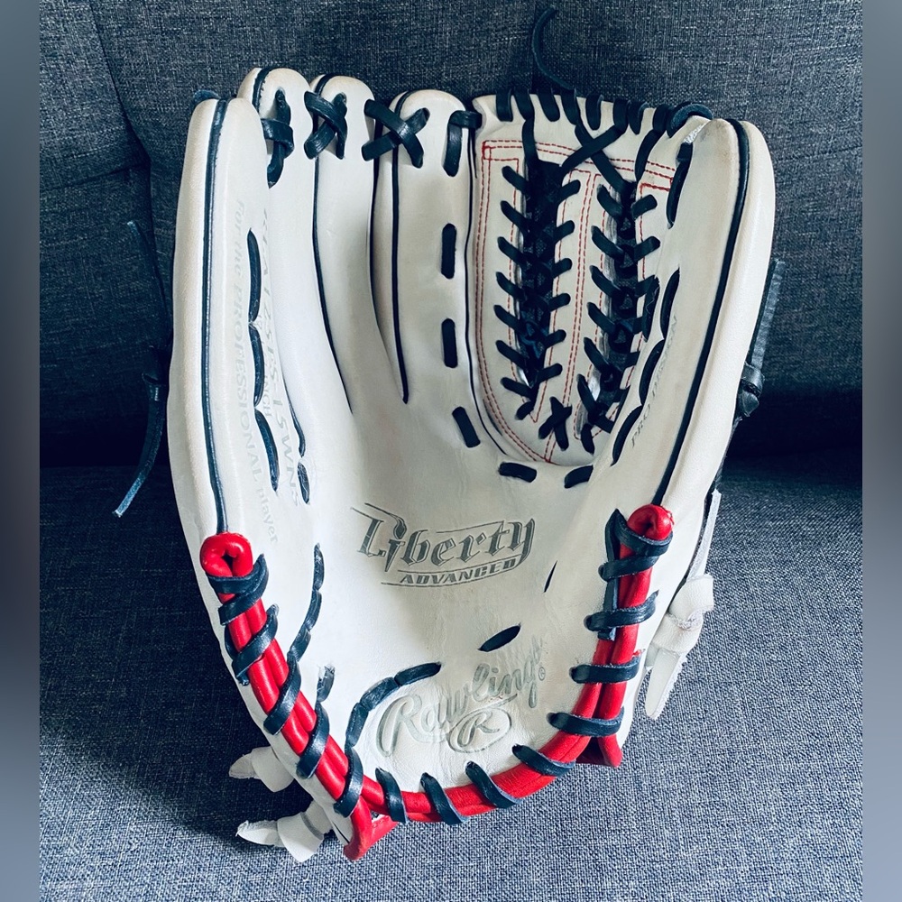 Rawlings RLA125FS-15WNS Liberty Advanced Fastpitch Softball Glove Bundle - Picture 3 of 15